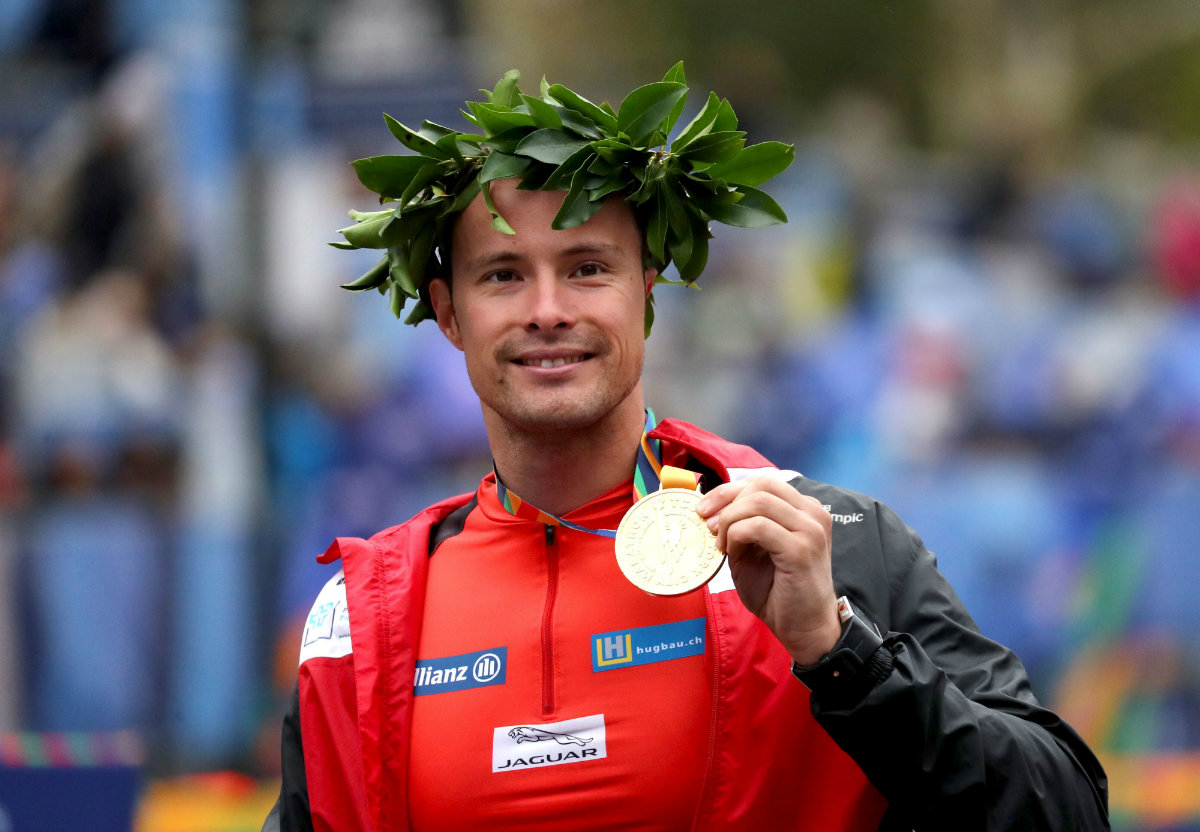 Marcel Hug conquistó el maratón neoyorquino en silla de ruedas