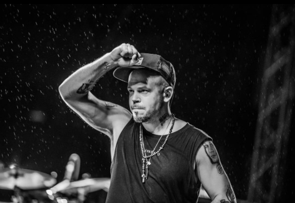 Residente culpa a funcionarios de Puerto Rico retrasar ayuda tras María.