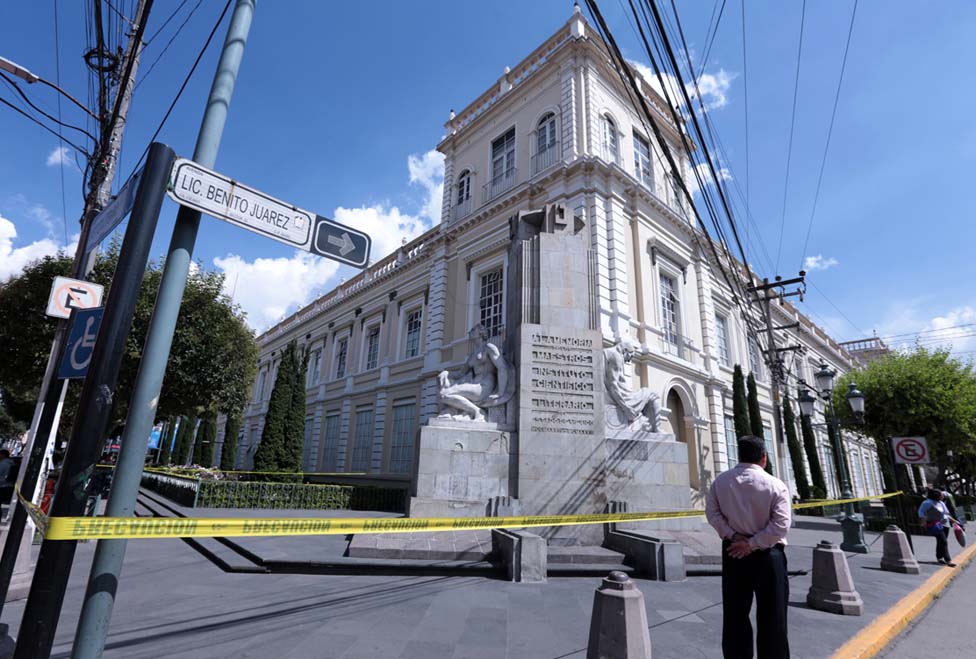 Alrededor de 10 inmuebles presentan daños.