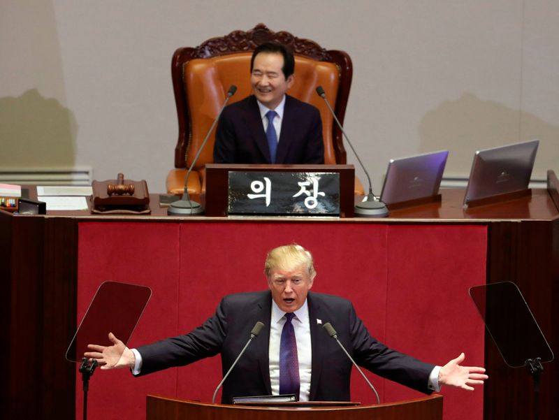 Donald Trump, durante su discurso ante el parlamento de Seúl.
