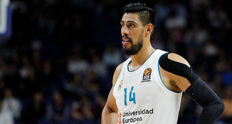 Gustavo Ayón será sometido a una operación de su hombro izquierdo