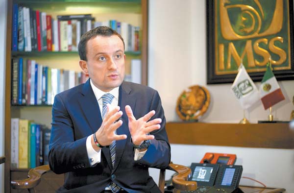 Mikel Arriola, director del Instituto Mexicano del Seguro Social.