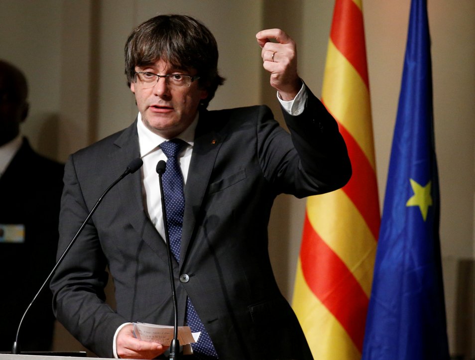 El ex presidente catalán, Carles Puigdemont, aseguró  que los ciudadanos catalanes se pregunta por qué otros la Unión Europea no ha reaccionado ante l