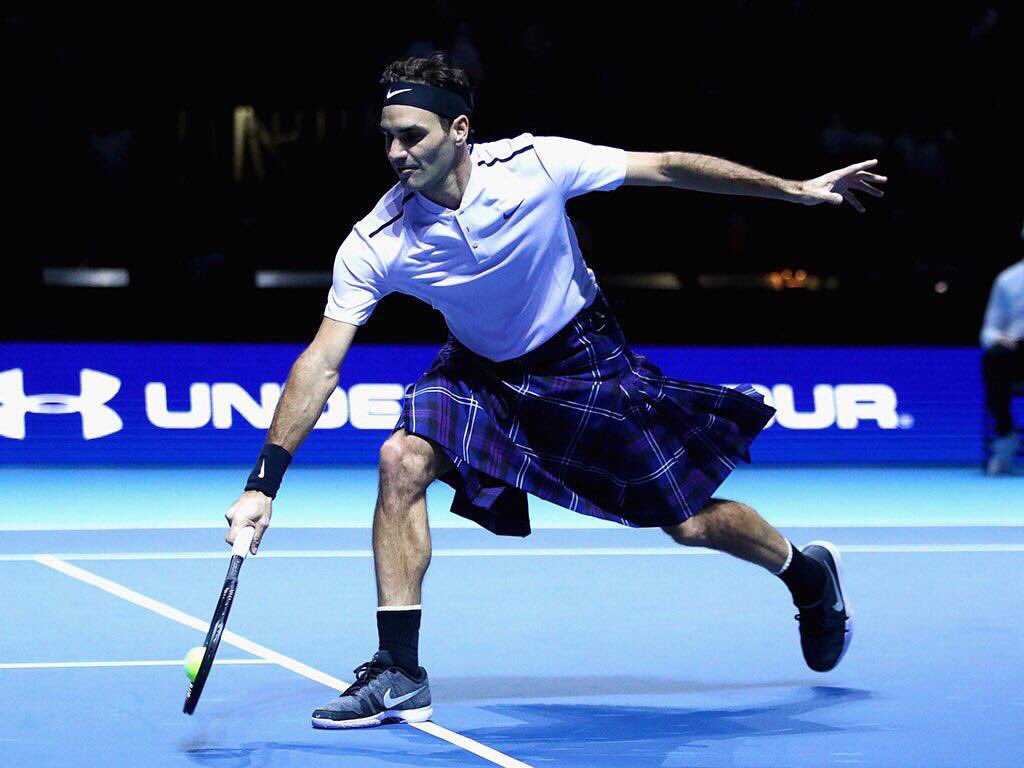 Roger Federer juega en falda escocesa 