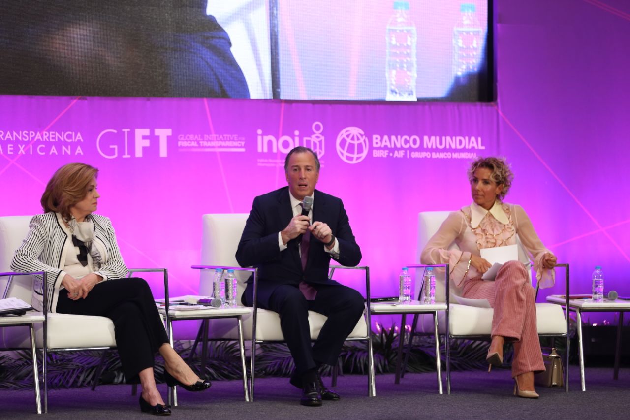 Arely Gómez, titular de la SFP, José Antonio Meade, titular de Hacienda, Alejandra Lagunes, coordinadora nacional de Estrategia Digital de Presidencia