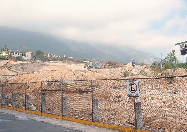 Las posturas sobre las construcciones siguen chocando.