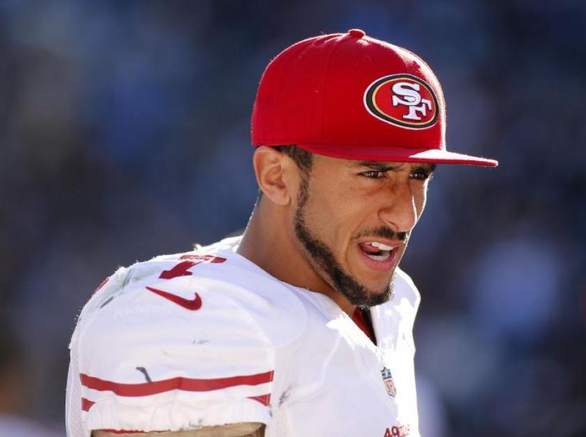 NFL invita a Kaepernick al diálogo 