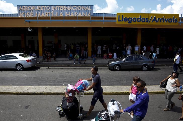 El nuevo paquete de sanciones mantiene los viajes de estadunidenses a Cuba para visitas personales o por razones de estudio.