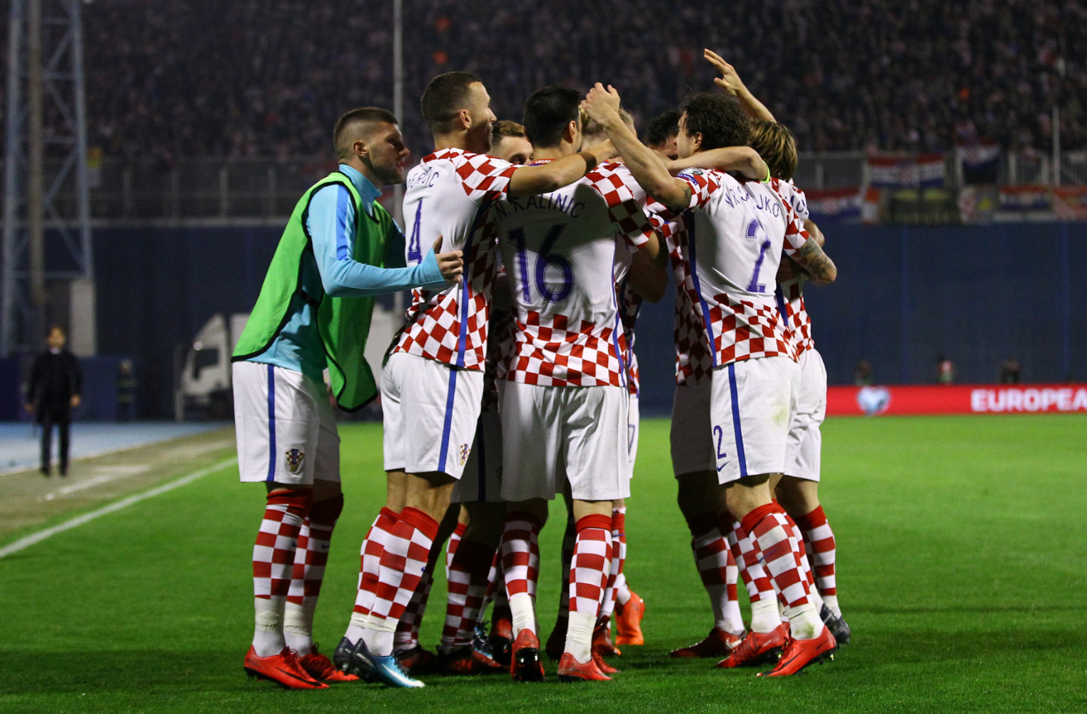 Croacia se impuso con autoridad a Grecia y está muy cerca de Rusia 2018