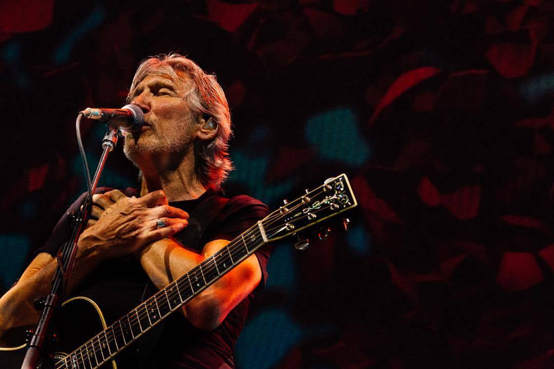 El planeta menor recibió el nombre de '(495181) Rogerwaters'.
