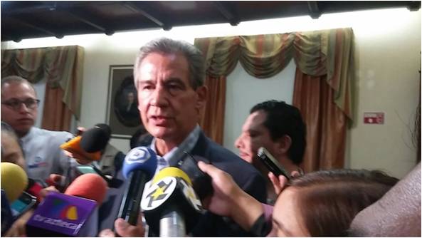 Héctor López Santillana, alcalde de León. 