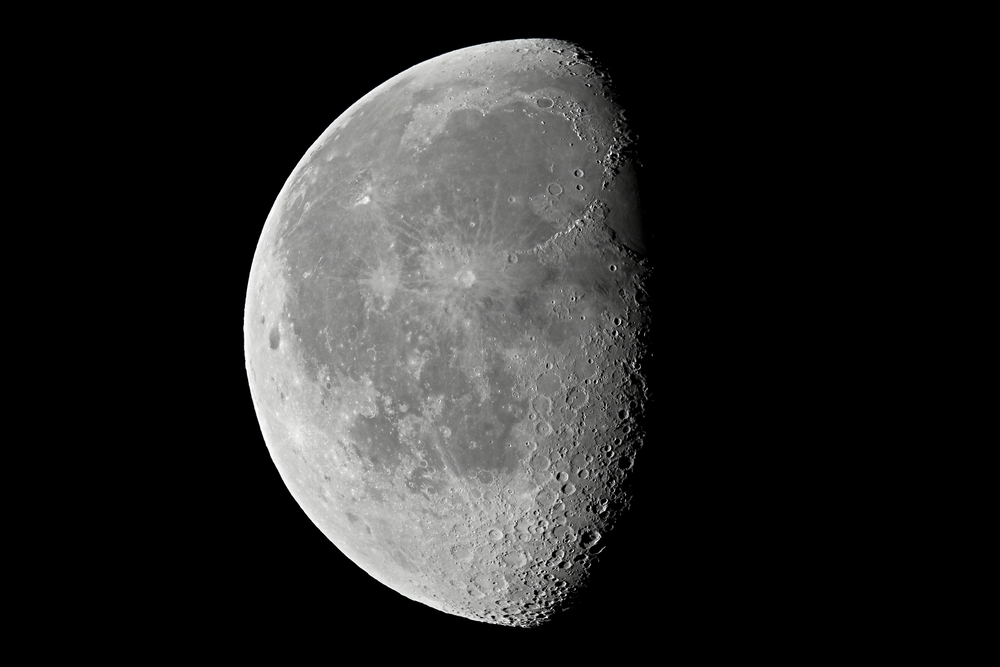 La noche de este 10 de noviembre la Luna estará cerca de un aglomerado de estrellas.