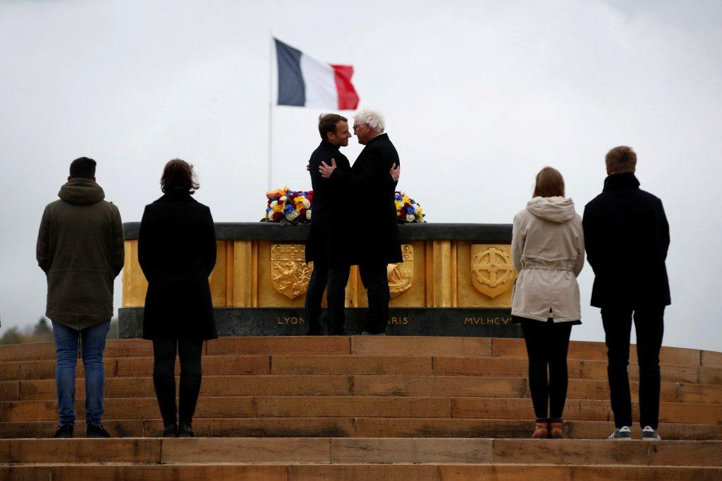 Macron y Steinmeier oficializaron la apertura del museo después de una ceremonia que culminó con un largo abrazo entre los dos.