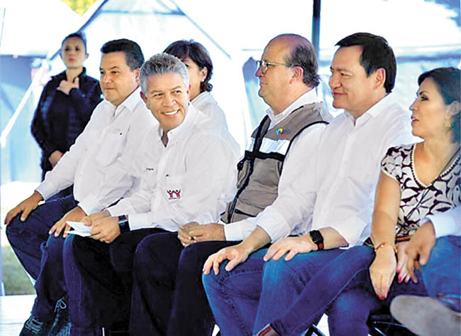 El titular del Infonavit y el gobernador Graco Ramírez, también presentes. 