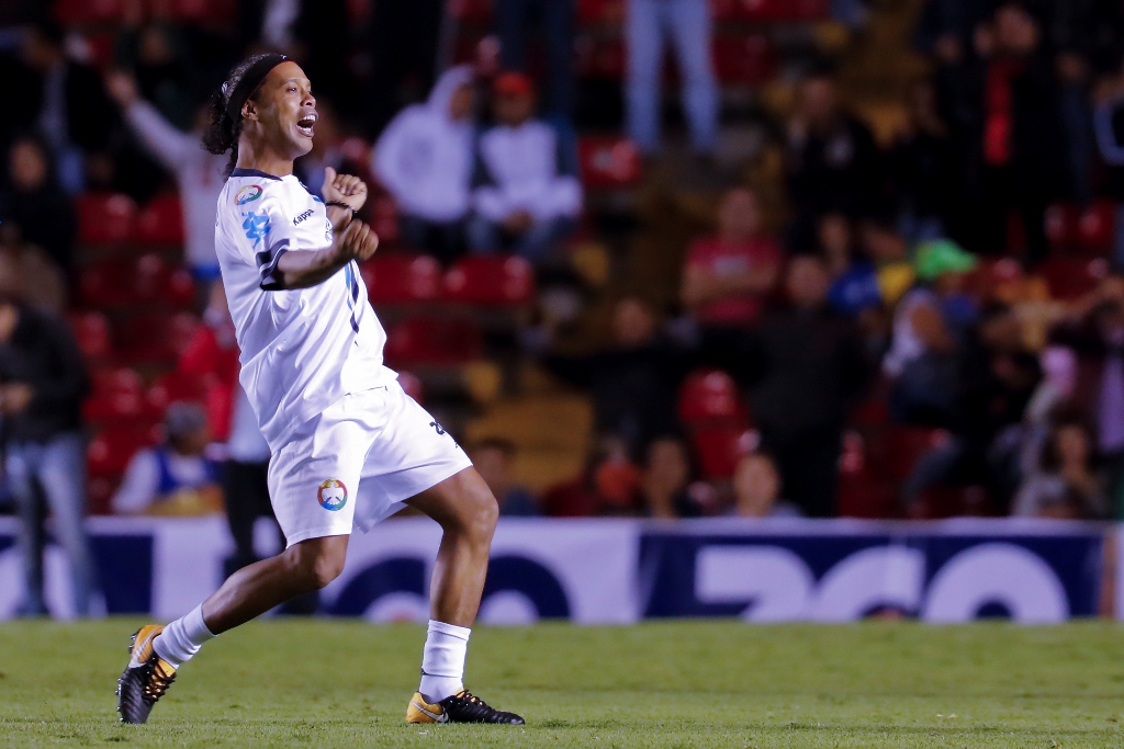  Ronaldinho se llevó la noche en La Corregidora