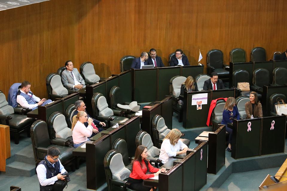 Diputados de de las diferentes bancadas en el Congreso Local.