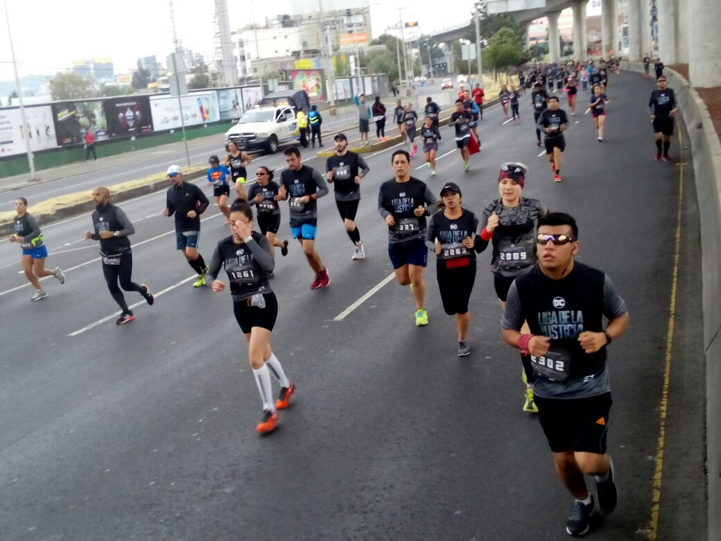 Los competidores de la carrera de la Liga de la Justicia