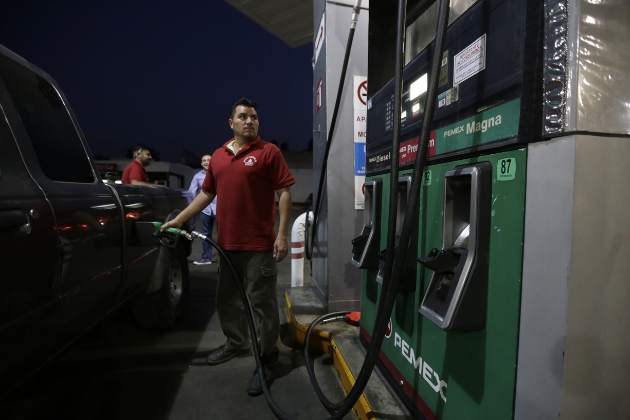 Buscan una mejor calidad de las gasolinas que se expende