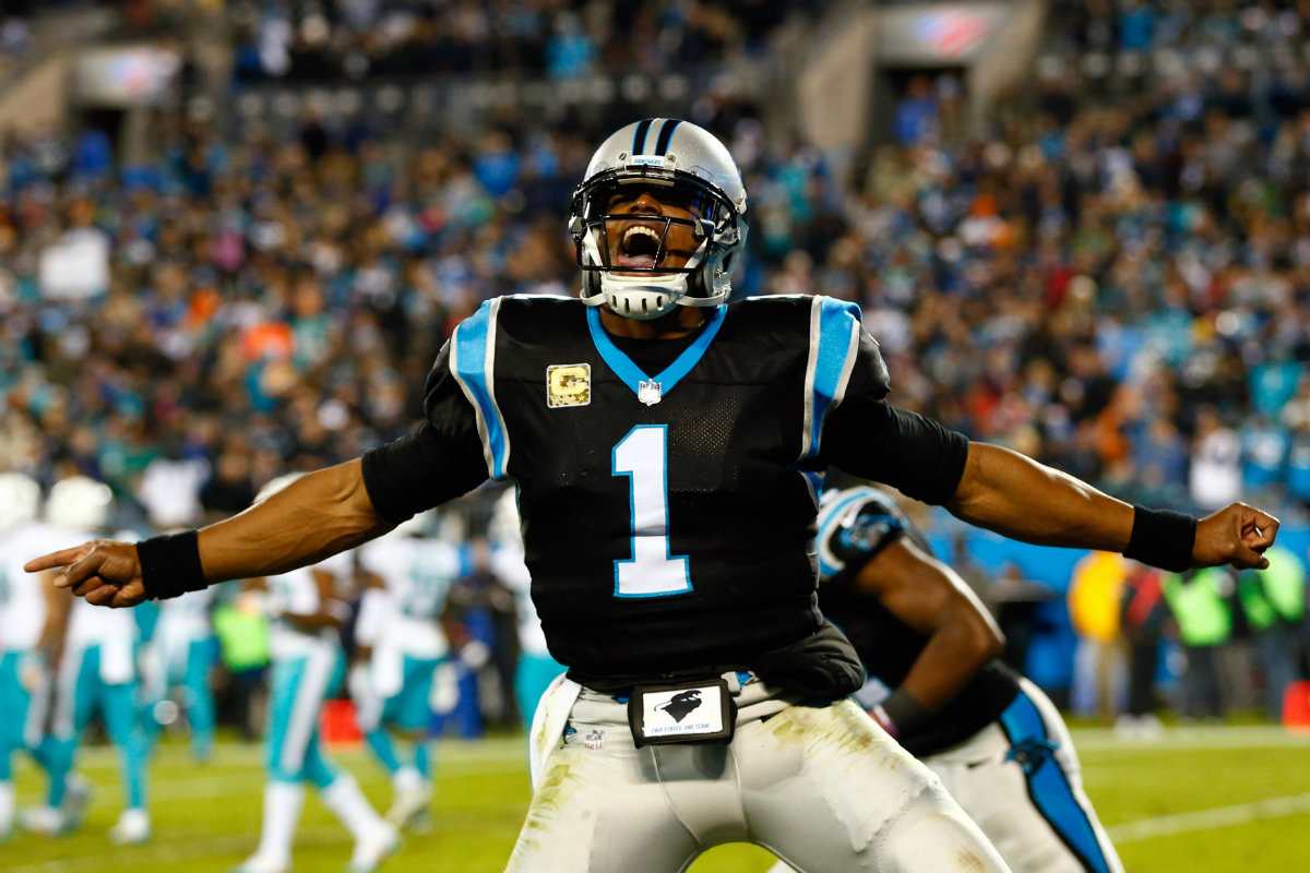 Cam Newton lideró a las Panteras contra los Delfines