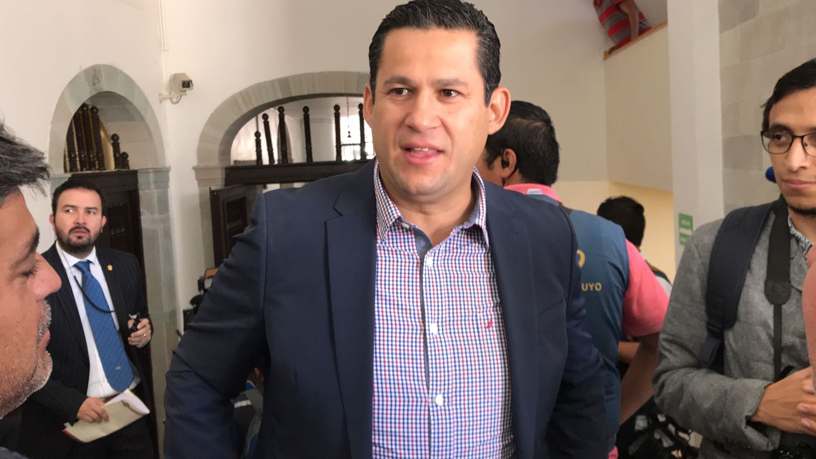 Usaron dos cuentas para pedir cooperación para su cumpleaños. 