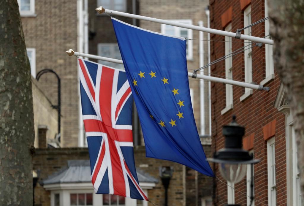 El escenario del Reino Unido ante el Brexit es un gobierno frágil, un campo minado legislativo y una economía nerviosa.