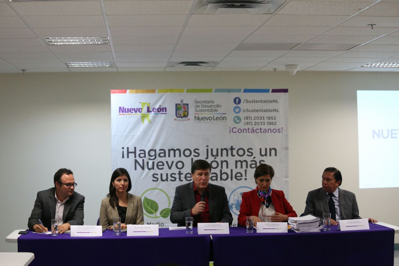 Durante el evento se comentó que la mayor parte de la contaminación proviene de la quema de combustibles fósiles.