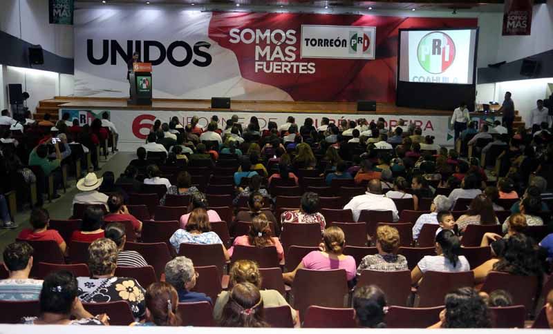 Se replicó el sexto informe en el Comité Munipal del PRI en Torreón.