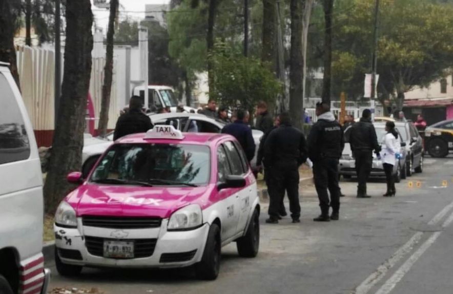 La mujer recibió varios disparos en el cruce de las calles 669 y 604, en la colonia Narciso Bassols.