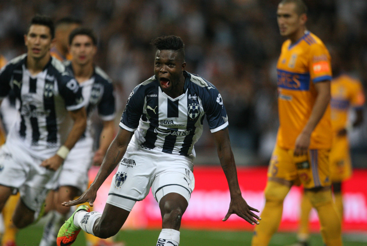 Avilés Hurtado en festejo de gol