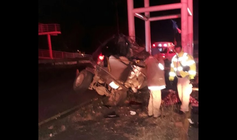 El accidente ocurrió la madrugada del domingo en la Avenida Juan Gil Preciado a la altura de la curva conocida como El Alacrán