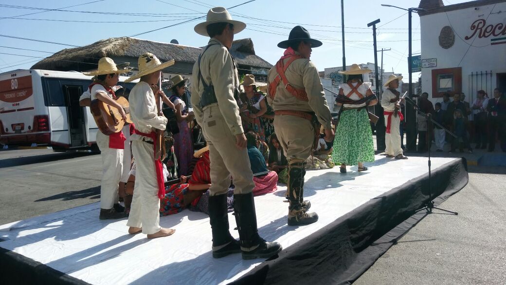 Adelitas y 'Panchos Villa' se pudieron ver en las presentaciones de las escuelas. 