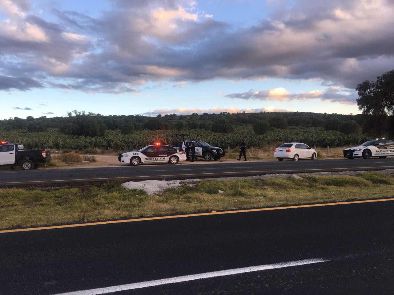Lagos Espinosa viajaba en una bicicleta sobre la carretera federal Pirámides-Tulancingo, en el Estado de México.