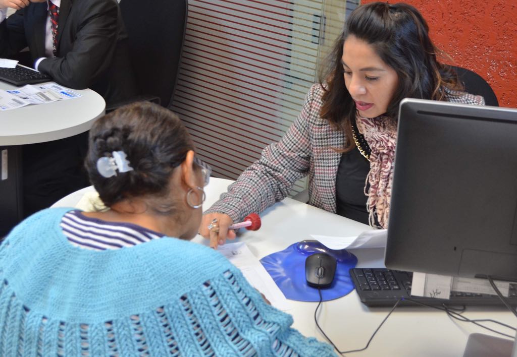 El programa El Abogado en tu Casa del gobierno de la CdMx, proporciona asesoría jurídica de manera gratuita. 