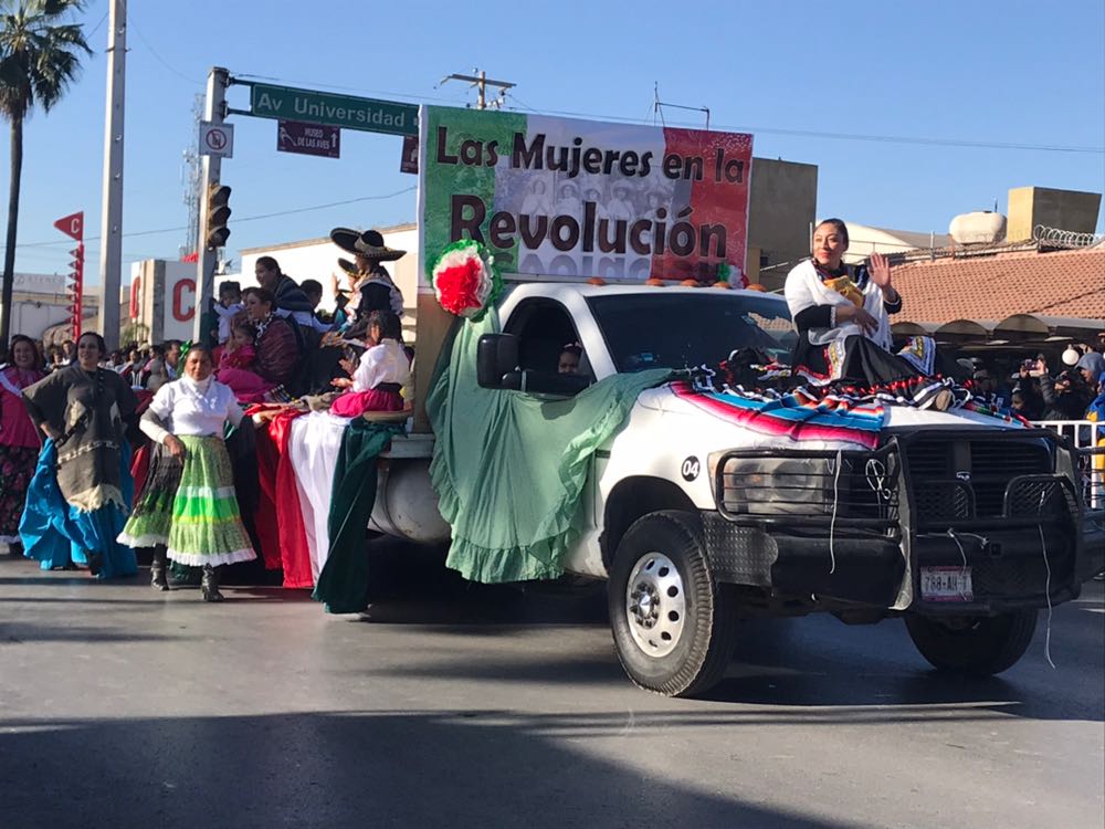 Desfilaron 5 mil personas. 