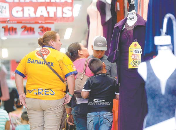 Las familias aprovecharon el fin de semana para recorrer diversos establecimientos. 