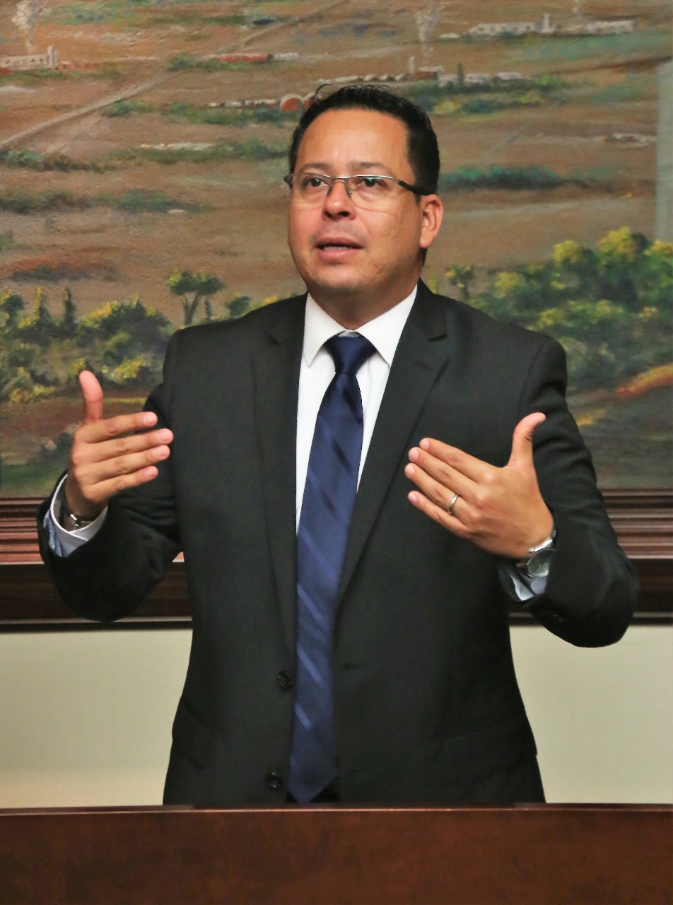 Héctor Castillo Olivares, alcalde de Santa Catarina.