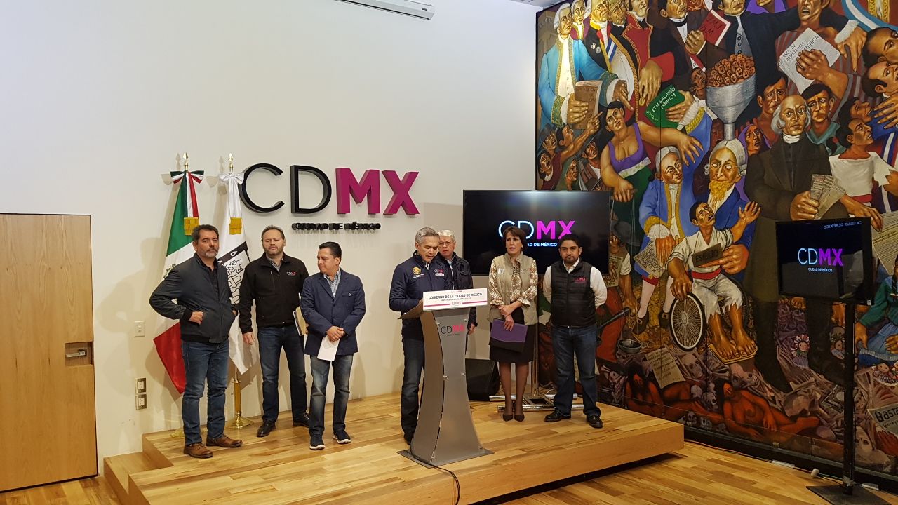 El jefe de Gobierno, Miguel Ángel Mancera, informó que en 500 escuelas con daños ya se están invirtiendo los recursos económicos para su restauración.
