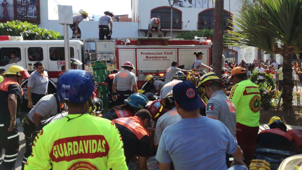 Seis bomberos de Puerto Vallarta, resultaron gravemente 