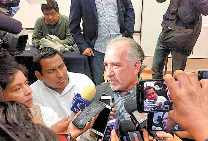 El rector electo, Gustavo Urquiza Beltrán.