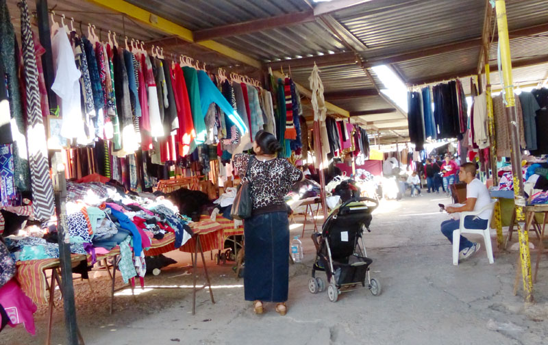 La temporada decembrina es un respiro para los comerciantes de artículos seminuevos.