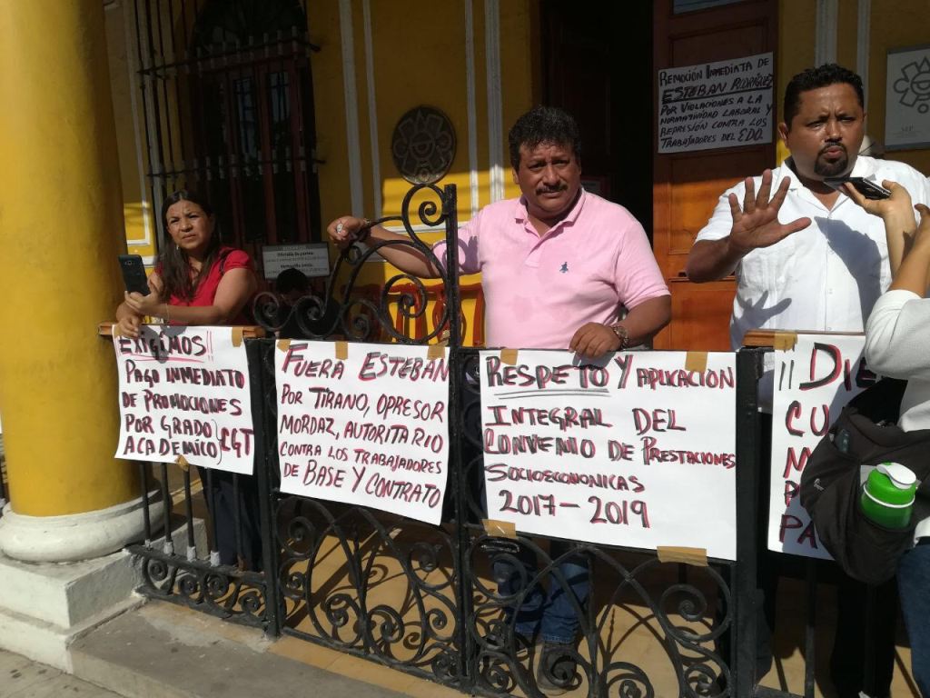 Los manifestantes advirtieron que los 18 museos y zonas arqueológicas en el estado permanecerán cerradas hasta que la Secretaría de Cultura atienda su