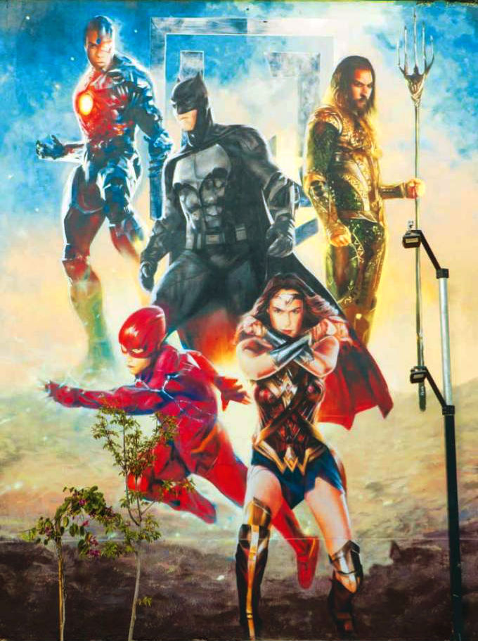 El mural de Minoz inspirado en la película 'Liga de la Justicia'.