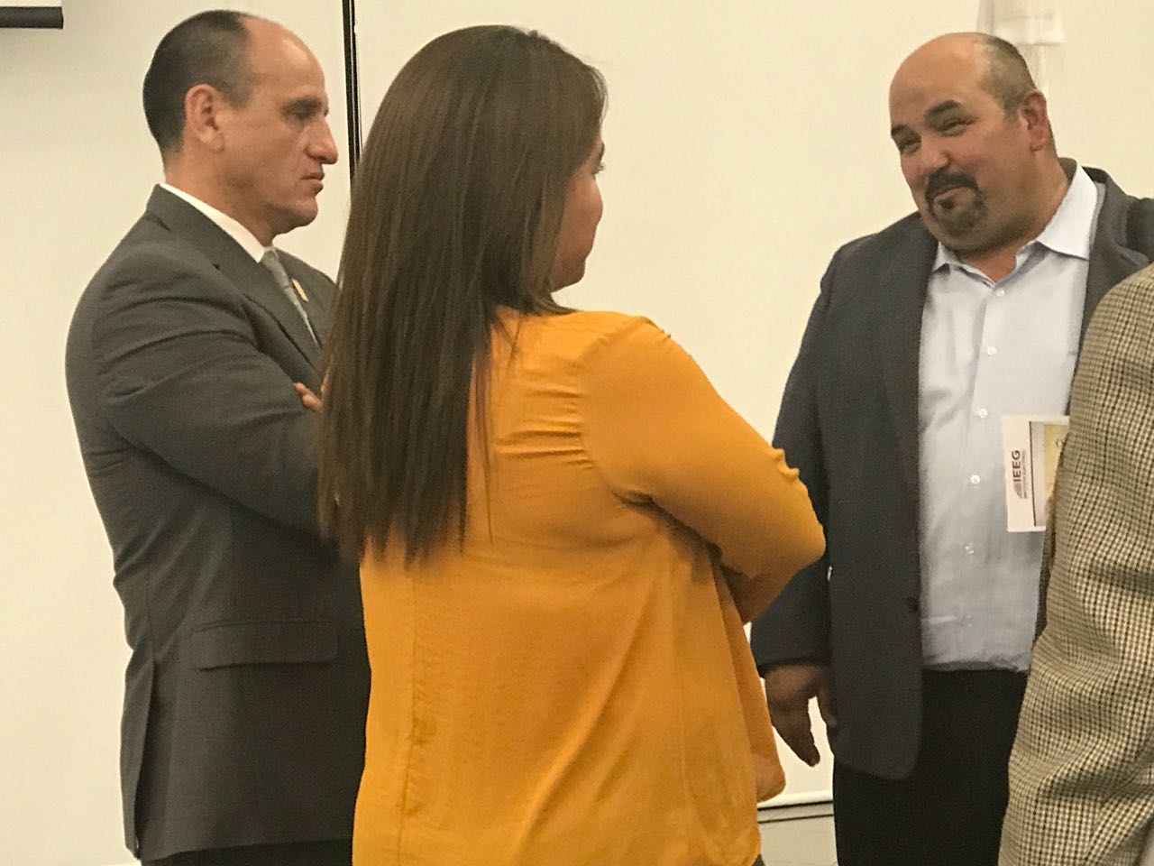 El presidente del Consejo Mauricio Guzmán Yáñez (izq.)