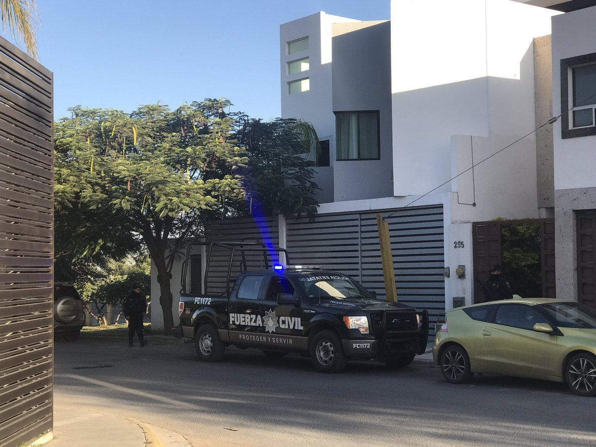 Al lugar arribaron elementos de la Policía Ministerial para resguardar la propiedad mientras se localiza a los responsables del asalto.