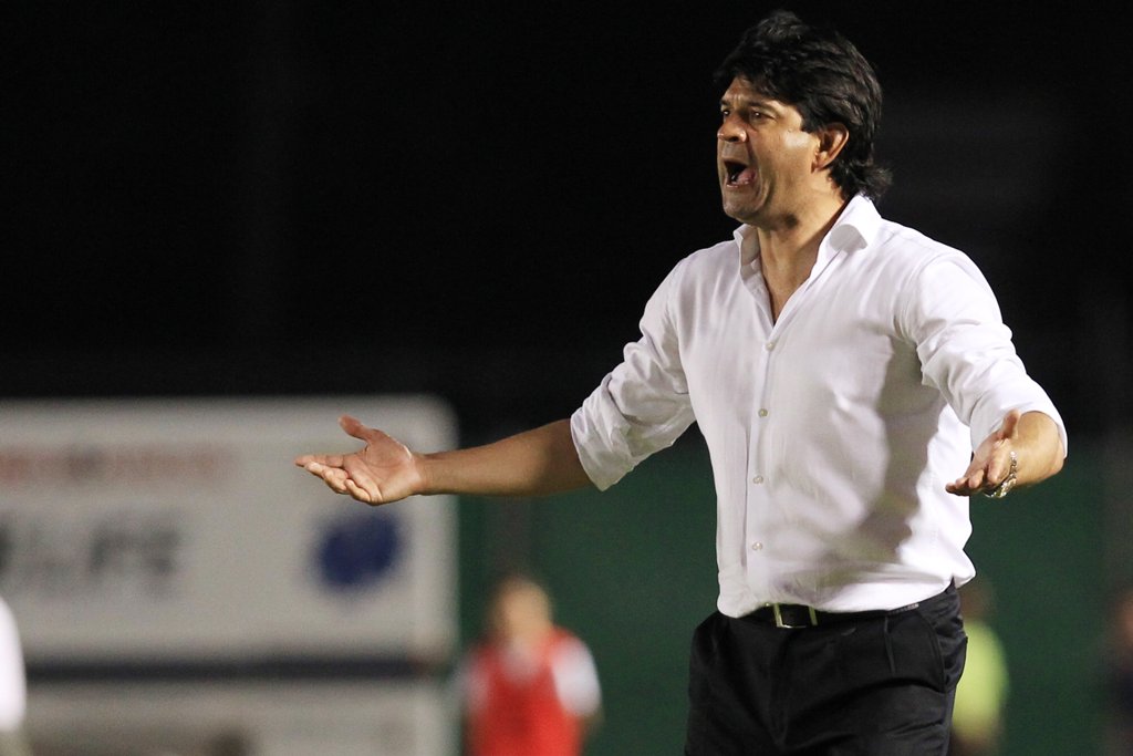 José Cardozo deja de ser técnico de Veracruz