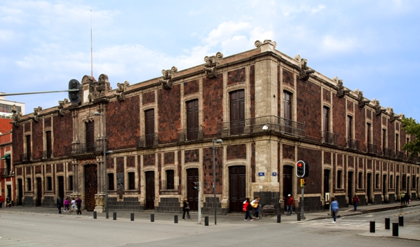 El Museo de la Ciudad de México remozó sus fachadas y arregló 30 puertas exteriores.