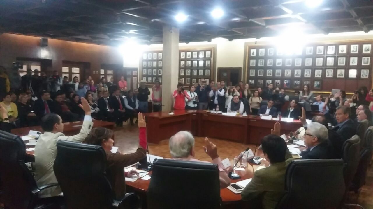 Por mayoría de votos aprobaron la inhabilitación de un año. 