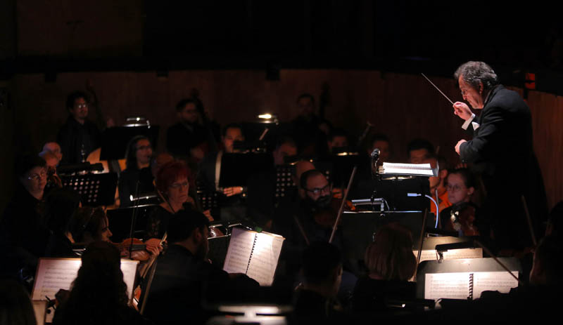 La Camerata de Coahuila estuvo acompañada por el estudio de ópera de Bellas Artes del INBA y el coro de la Escuela Municipal de Música Silvestre Revue