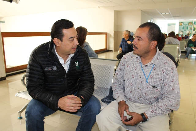 Delegado del IMSS en Tamaulipas, recorre UMF de Nuevo Laredo.