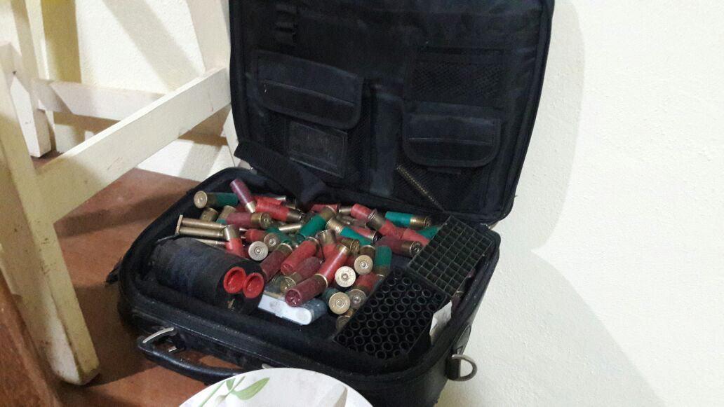 Les decomisaron marihuana y cristal. 